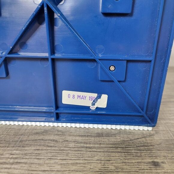 Vintage Novelty M&M Recliner Chair Yellow Candy Dispenser - Picture 6 of 8